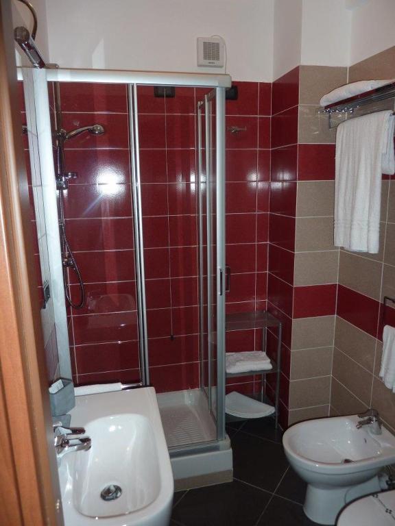 Hotel La Torre Cogoleto Bilik gambar