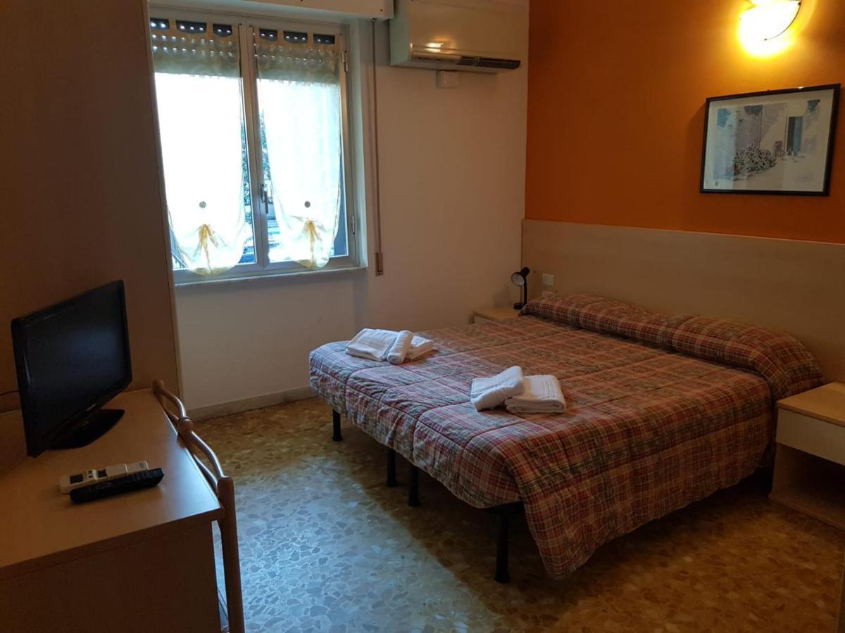 Hotel La Torre Cogoleto Luaran gambar