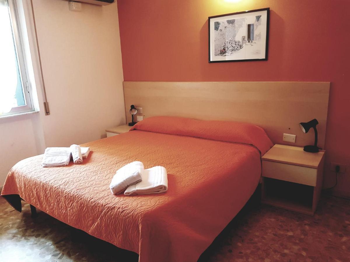Hotel La Torre Cogoleto Luaran gambar